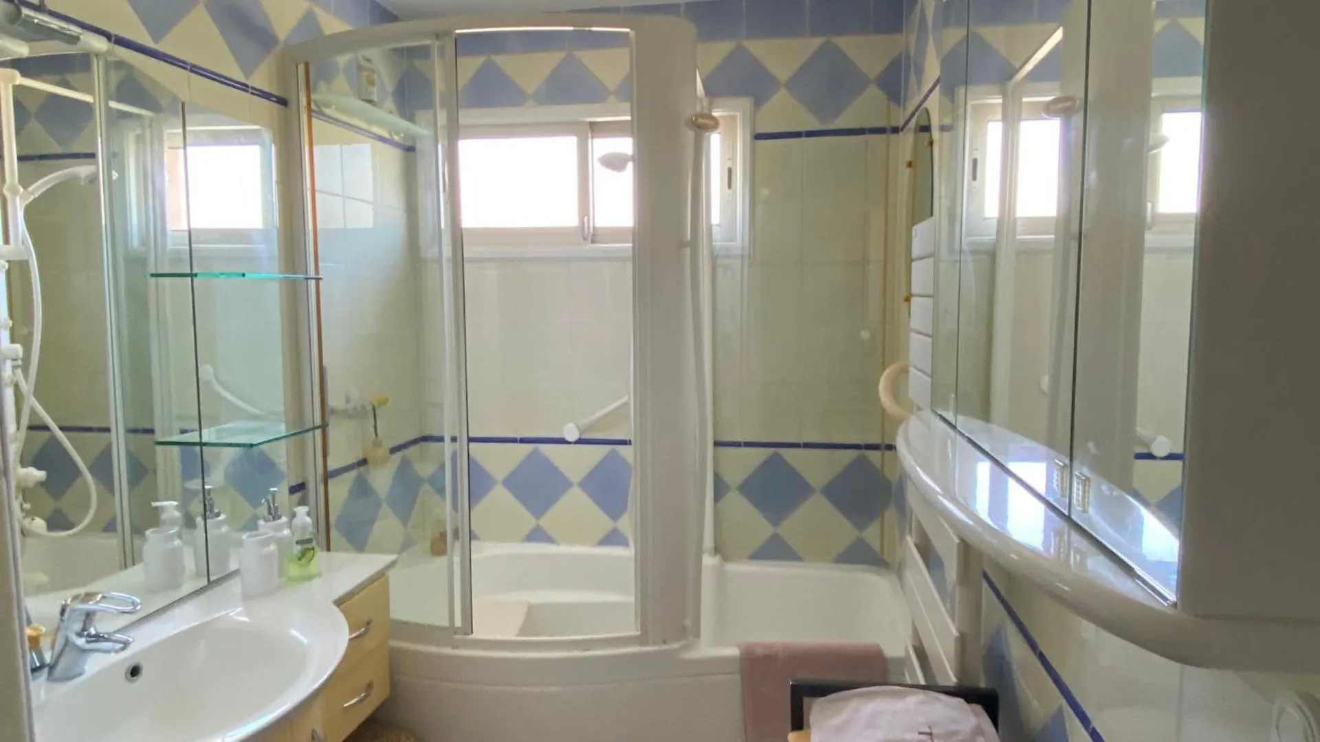 דירה L'Oasis De Vallauris, Piscine, Parking Prive