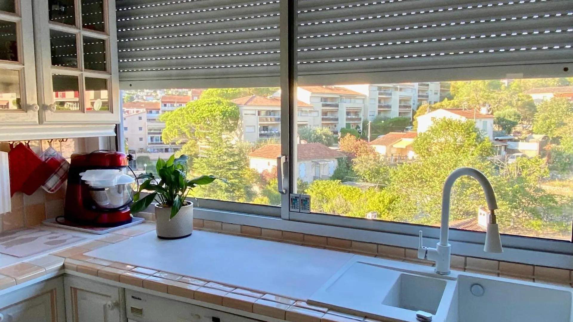 L'Oasis De Vallauris, Piscine, Parking Prive ואלאוריס